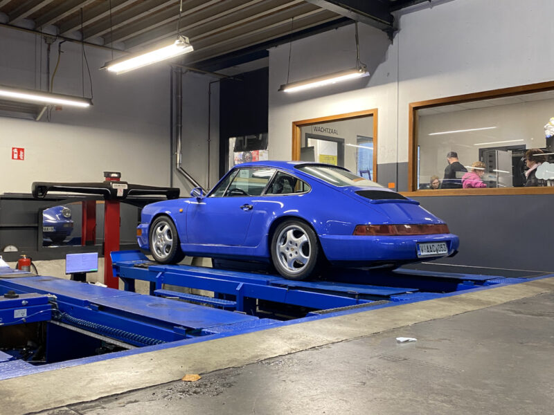 youngtimer.one _ Porsche 964 Carrera 4 _ MaritimeBlue _ 1991 _1 of 1