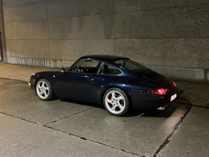 youngtimer.one - Porsche 993 Carrera - Midnight Blue - 1 of 5